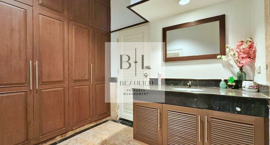 For rent and for sale 3 bedrooms house in Bang Lamung, Chonburi