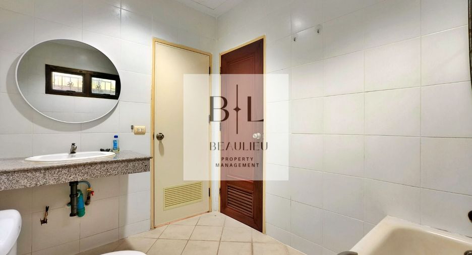 For sale 2 bedrooms house in Bang Lamung, Chonburi