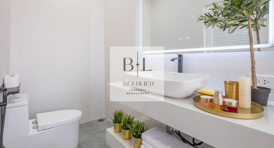 Casa en venta de 5 habitaciones en Bang Lamung, Chonburi