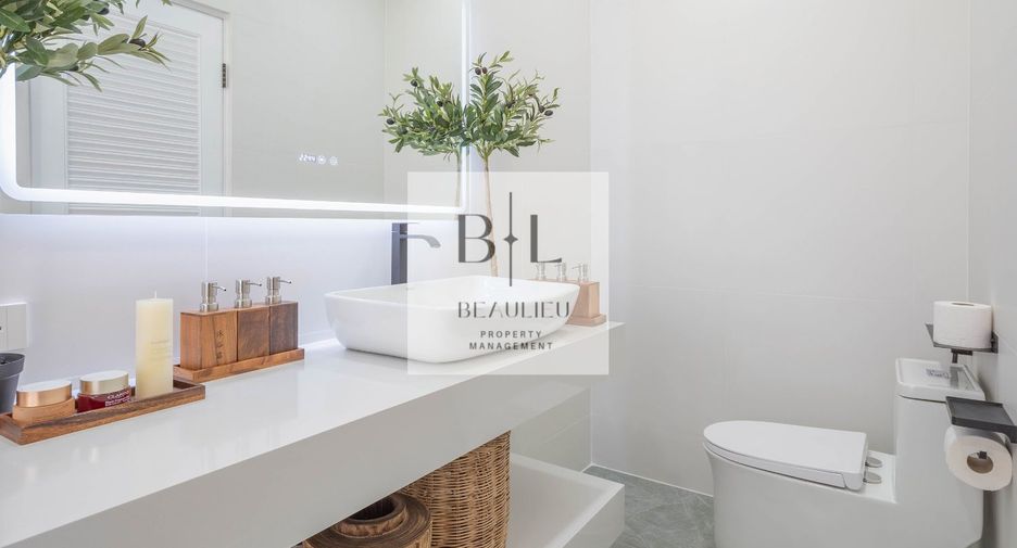 Casa en venta de 5 habitaciones en Bang Lamung, Chonburi