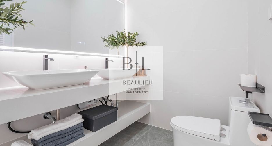 Casa en venta de 5 habitaciones en Bang Lamung, Chonburi