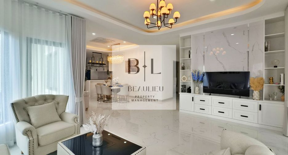 Casa en venta de 4 habitaciones en Bang Lamung, Chonburi