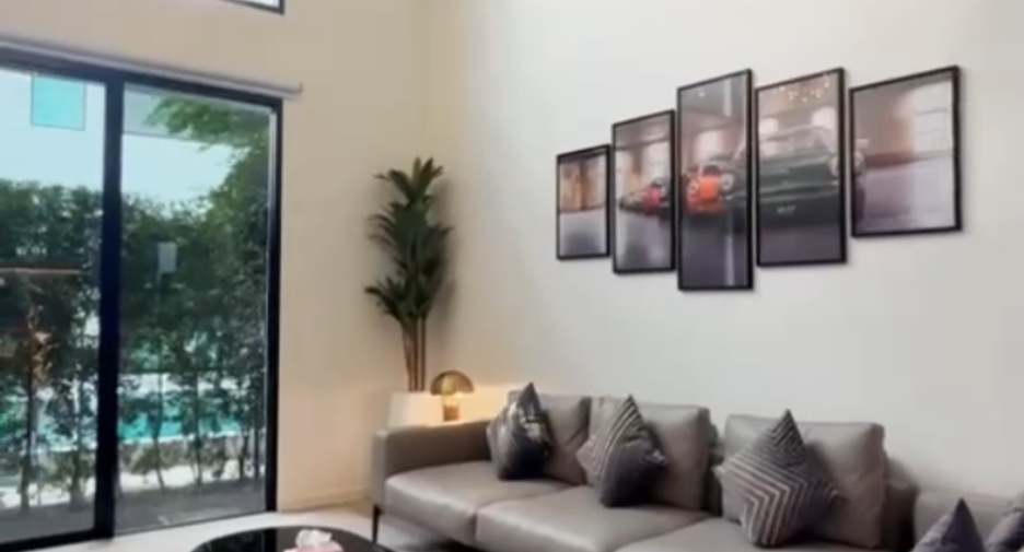 For rent 4 bedrooms house in Watthana, Bangkok
