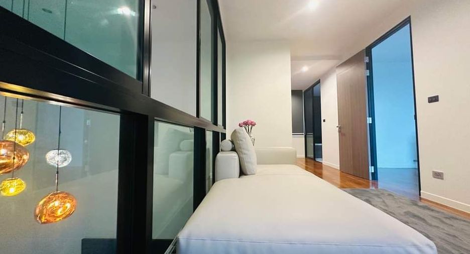 For rent 4 bedrooms house in Watthana, Bangkok