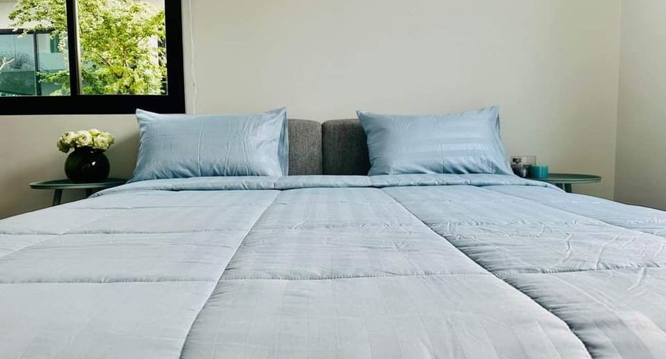 For rent 4 bedrooms house in Watthana, Bangkok