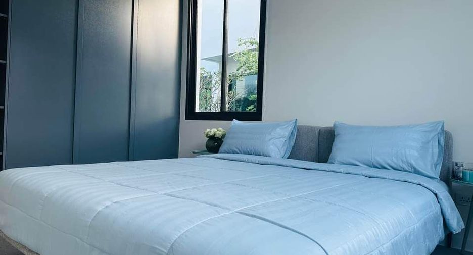 For rent 4 bedrooms house in Watthana, Bangkok