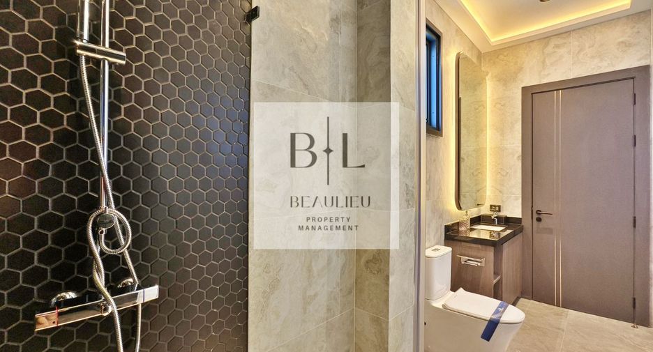 For sale 5 bedrooms house in Bang Lamung, Chonburi