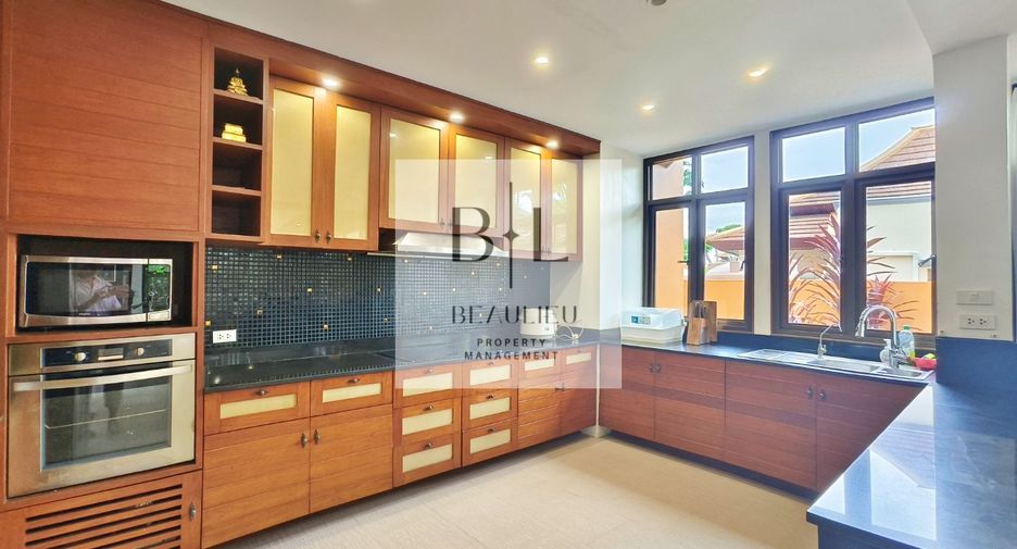 Haus zum Kauf mit 6 Zimmer in Bang Lamung, Chonburi