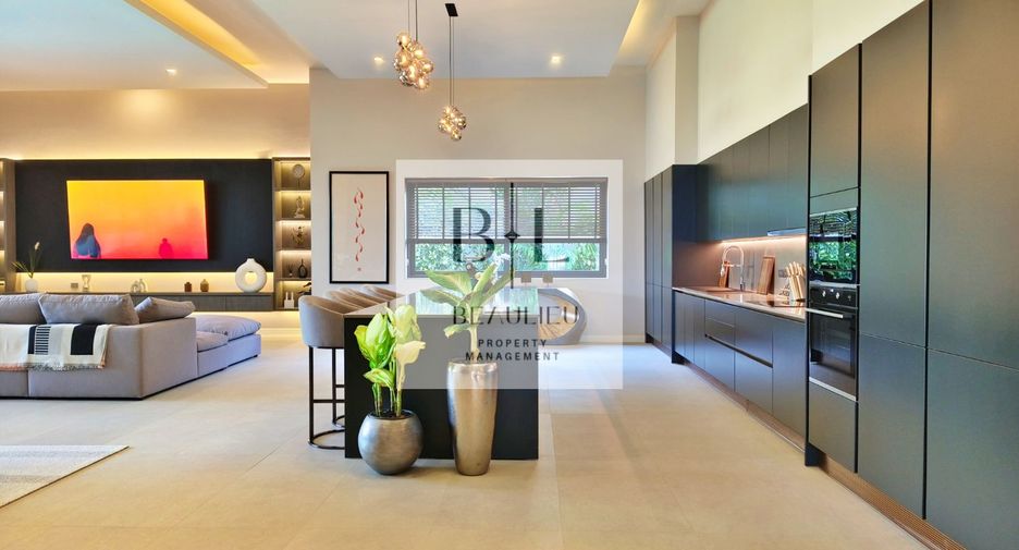 For sale 5 bedrooms house in Bang Lamung, Chonburi