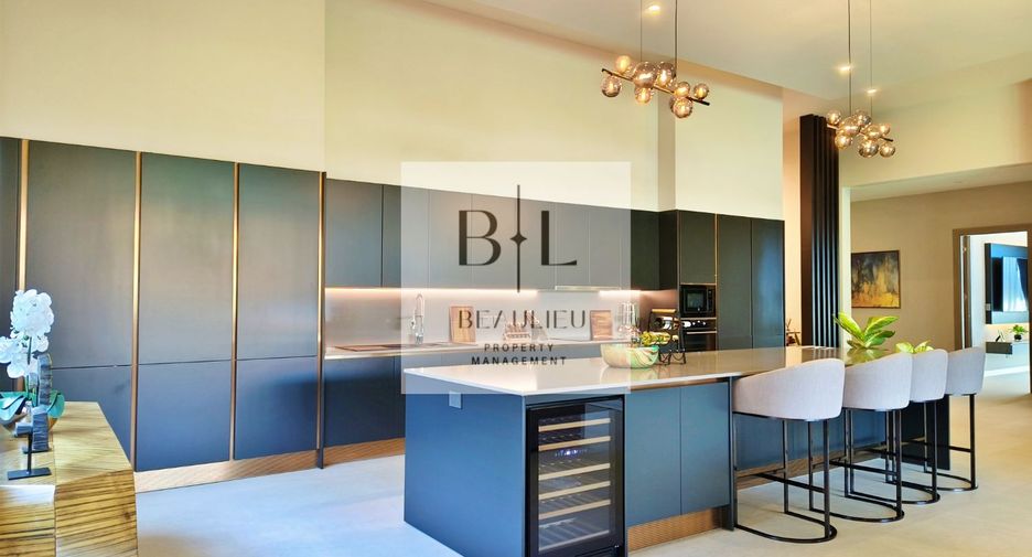 For sale 5 bedrooms house in Bang Lamung, Chonburi