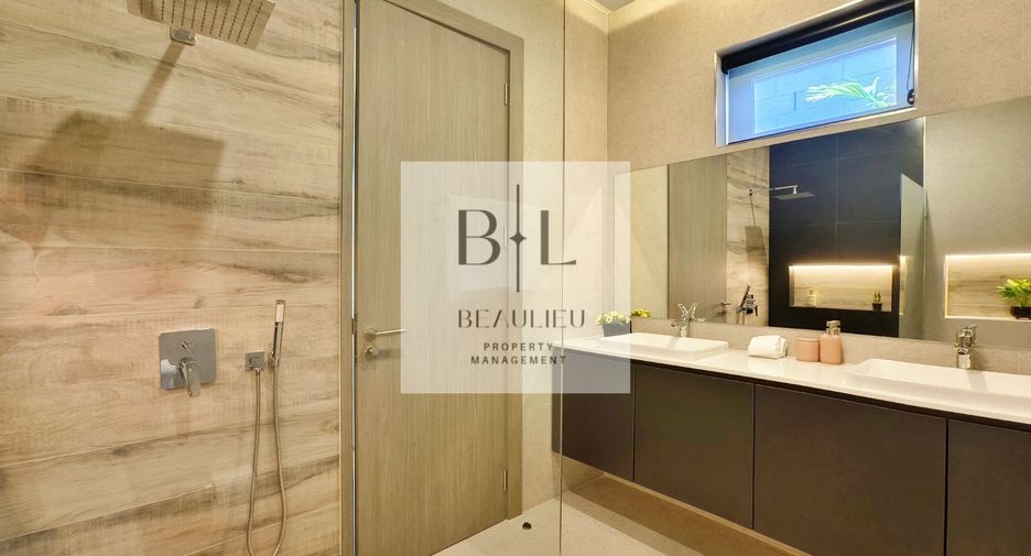 For sale 5 bedrooms house in Bang Lamung, Chonburi