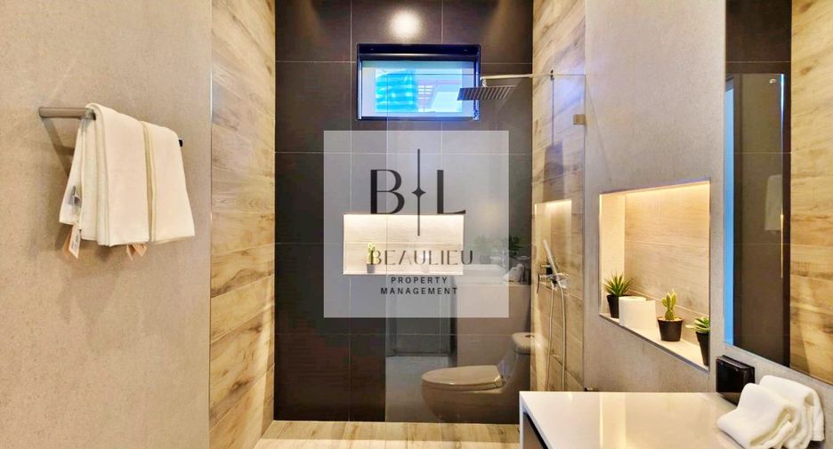 For sale 5 bedrooms house in Bang Lamung, Chonburi