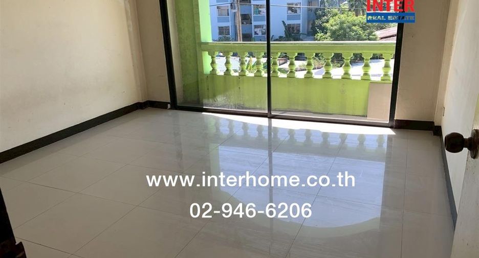 For sale 3 bedrooms retail Space in Sai Mai, Bangkok