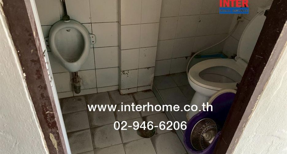 For sale 3 bedrooms retail Space in Sai Mai, Bangkok
