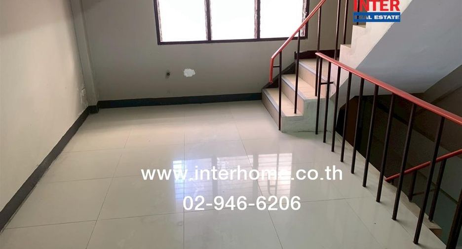 For sale 3 bedrooms retail Space in Sai Mai, Bangkok
