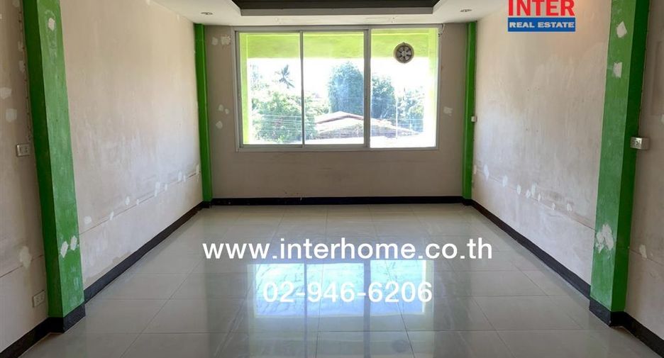 For sale 3 bedrooms retail Space in Sai Mai, Bangkok