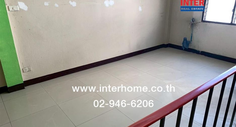For sale 3 bedrooms retail Space in Sai Mai, Bangkok
