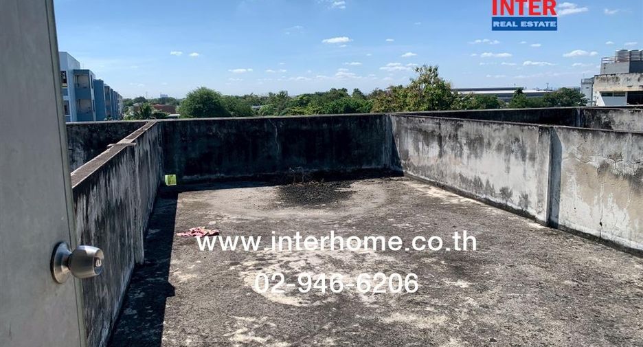 For sale 3 bedrooms retail Space in Sai Mai, Bangkok
