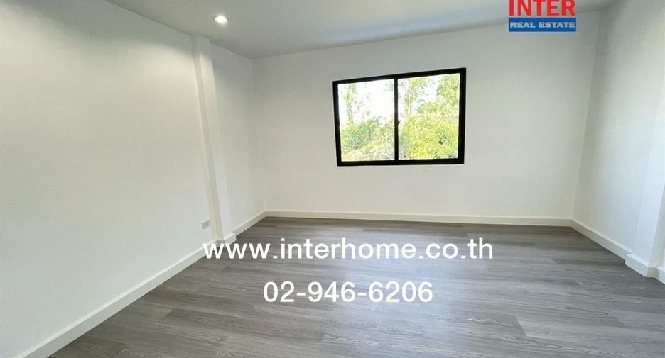 For sale 2 bedrooms townhouse in Lat Phrao, Bangkok