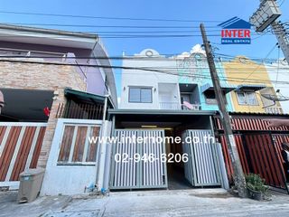 出售 2 卧室 联排别墅 在 Lat Phrao, 曼谷