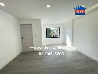 出售 2 卧室 联排别墅 在 Lat Phrao, 曼谷