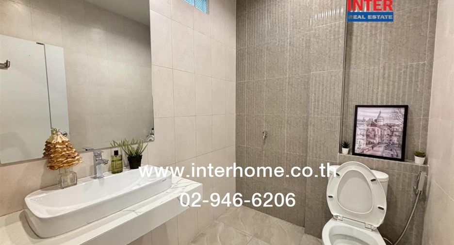 For sale 2 bedrooms townhouse in Lat Phrao, Bangkok