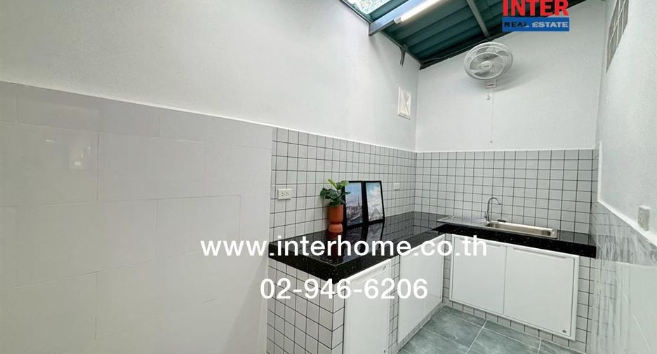 For sale 2 bedrooms townhouse in Lat Phrao, Bangkok
