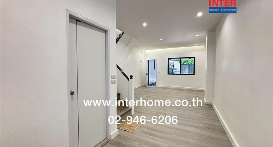 For sale 2 bedrooms townhouse in Lat Phrao, Bangkok