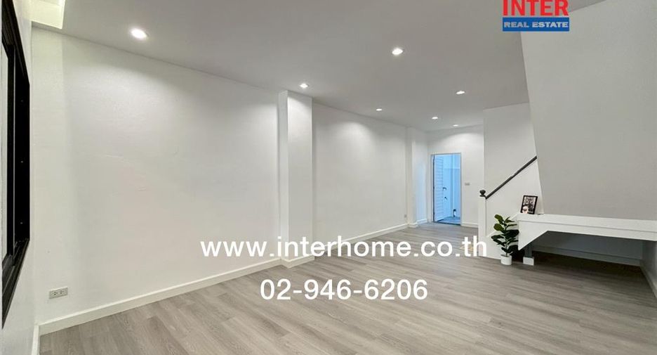 For sale 2 bedrooms townhouse in Lat Phrao, Bangkok