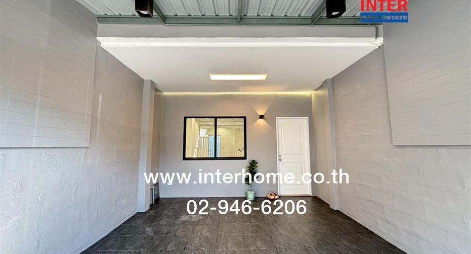 For sale 2 bedrooms townhouse in Lat Phrao, Bangkok