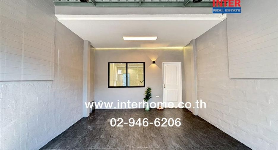 For sale 2 bedrooms townhouse in Lat Phrao, Bangkok