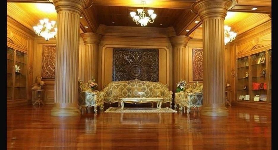 出售 5 卧室 独立屋 在 Si Racha, Chon Buri