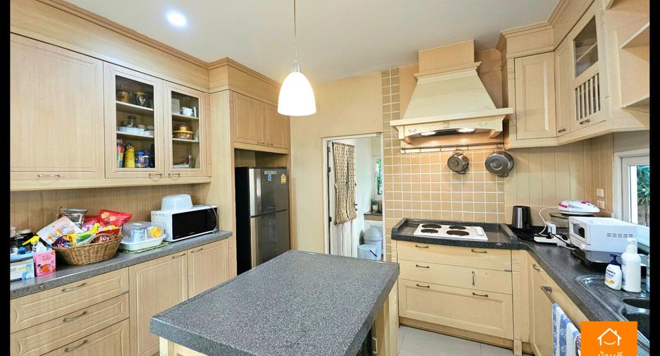 For sale 5 bedrooms house in Sai Mai, Bangkok