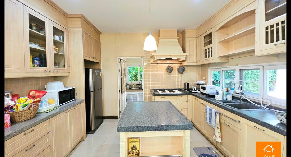 For sale 5 bedrooms house in Sai Mai, Bangkok