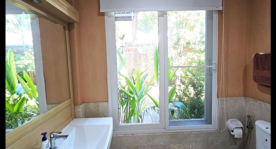 For sale 5 bedrooms house in Sai Mai, Bangkok