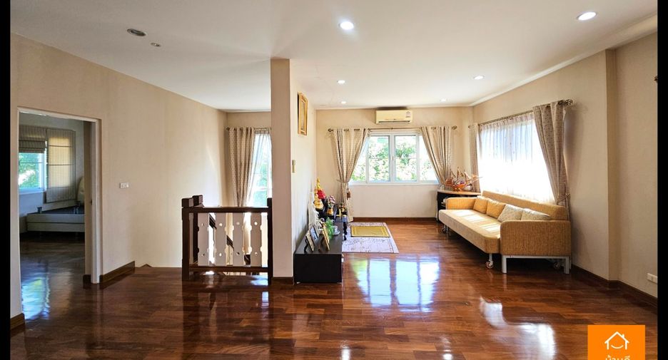 For sale 5 bedrooms house in Sai Mai, Bangkok