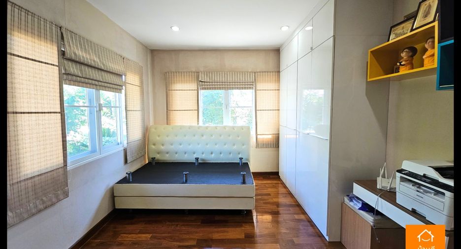 For sale 5 bedrooms house in Sai Mai, Bangkok