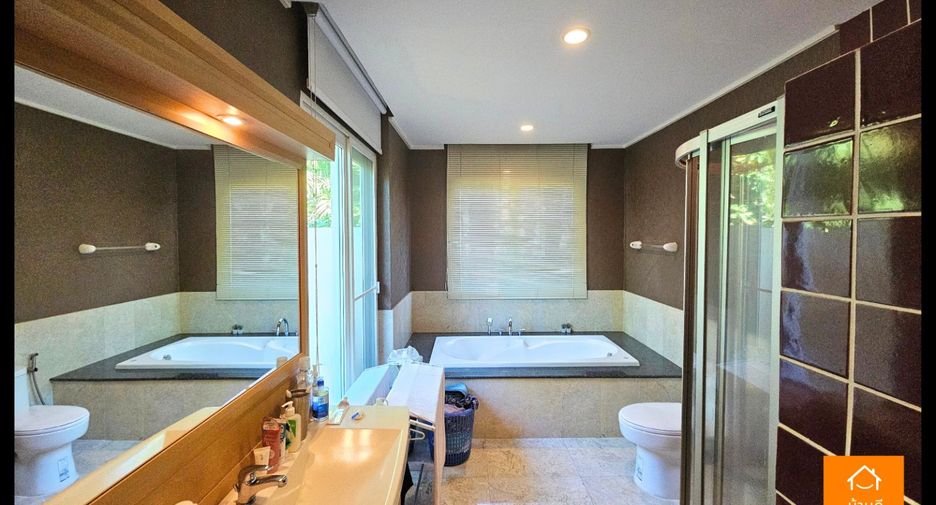 For sale 5 bedrooms house in Sai Mai, Bangkok