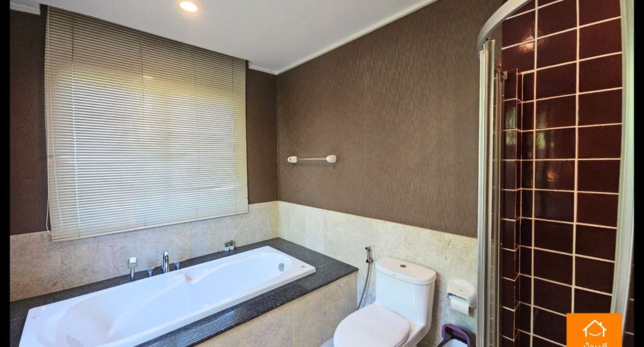 For sale 5 bedrooms house in Sai Mai, Bangkok