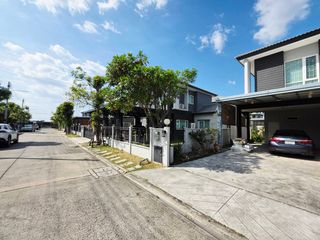 For sale 4 bedrooms house in Khlong Luang, Pathum Thani