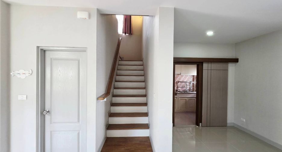 For sale 4 bedrooms house in Khlong Luang, Pathum Thani