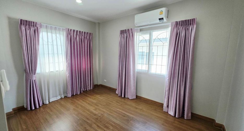 For sale 4 bedrooms house in Khlong Luang, Pathum Thani