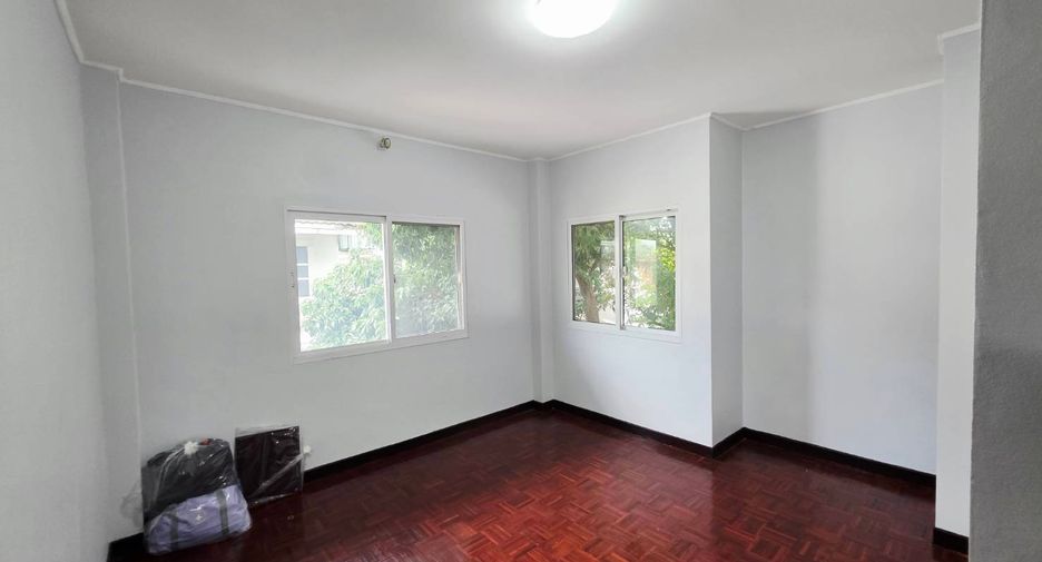 À vendre 4 chambres maison à Lam Luk Ka, Pathum Thani