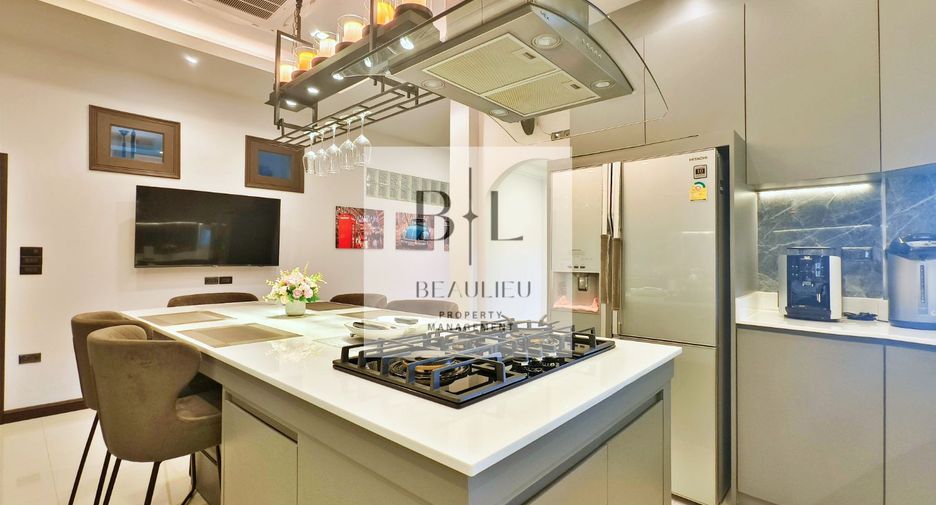 Haus zum Kauf mit 4 Zimmer in Bang Lamung, Chonburi