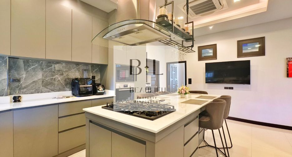 Haus zum Kauf mit 4 Zimmer in Bang Lamung, Chonburi