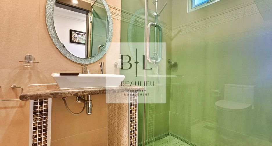 Haus zum Kauf mit 4 Zimmer in Bang Lamung, Chonburi