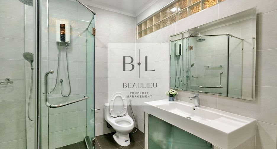 Haus zum Kauf mit 4 Zimmer in Bang Lamung, Chonburi