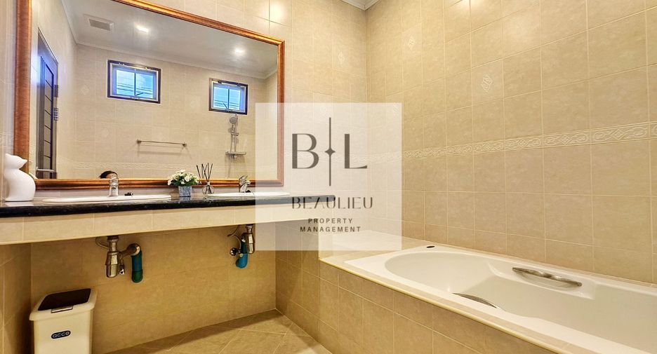 Haus zum Kauf mit 4 Zimmer in Bang Lamung, Chonburi