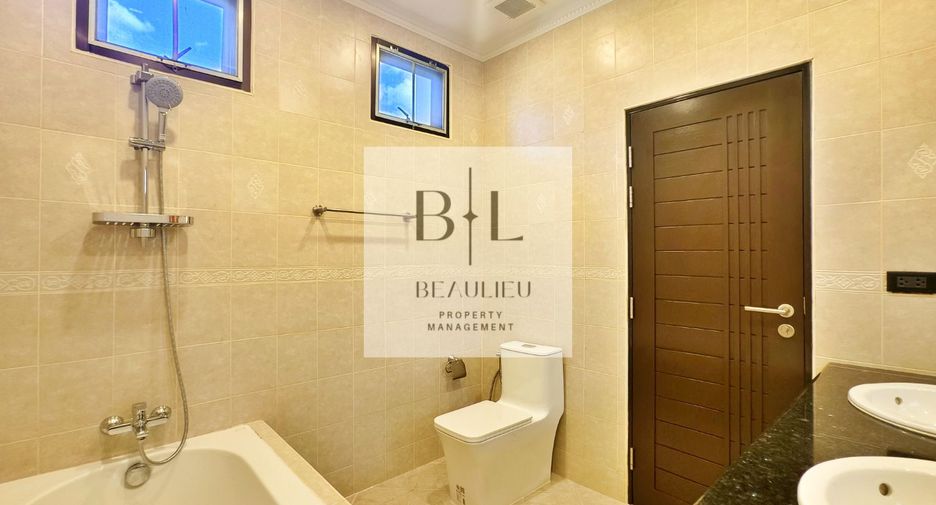 Haus zum Kauf mit 4 Zimmer in Bang Lamung, Chonburi