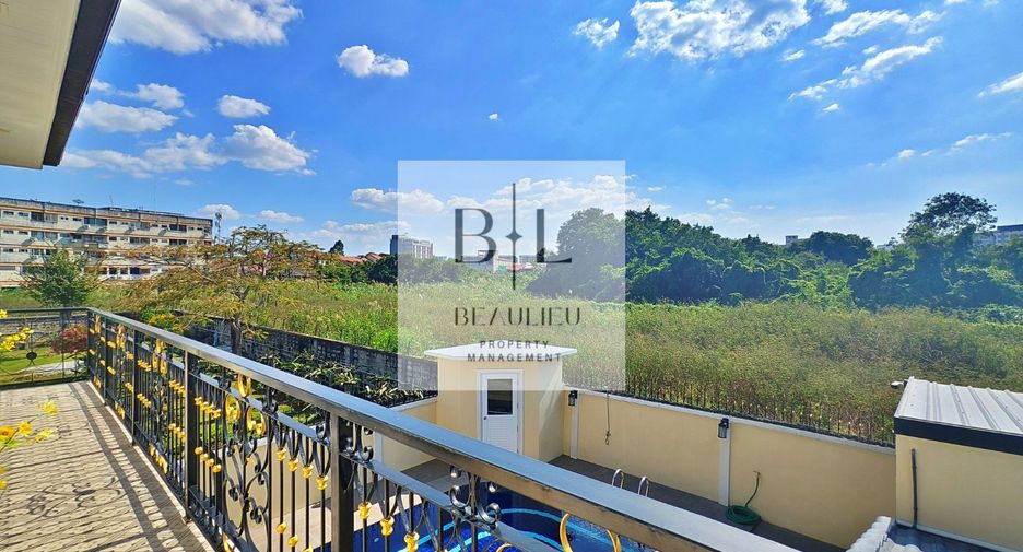 Haus zum Kauf mit 4 Zimmer in Bang Lamung, Chonburi